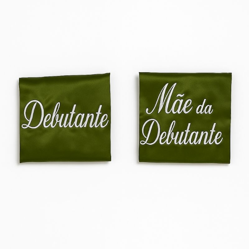 robe verde oliva debutante e mãe da Debutante