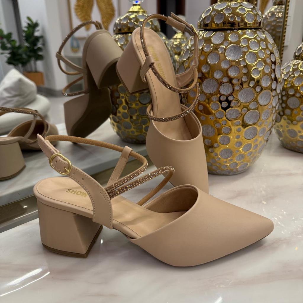 Scarpin Feminino Show Show Bico Fino Com Salto Grosso Com 6cm e Tira de Strass fechamento fivela em Oferta na Shopee