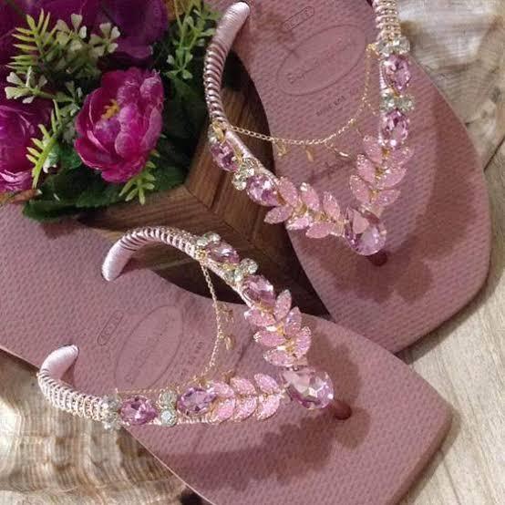 Sandália decorada e customização com pedrarias (PROMOÇAO LIMITADA)