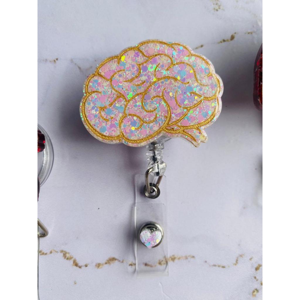 Porta crachá CÉREBRO de resina ~ Porta Crachá órgãos de resina ~ Porta Crachá Enfermagem ~ SE ATENTE A DESCRIÇÃO DO ANUN em Oferta na Shopee
