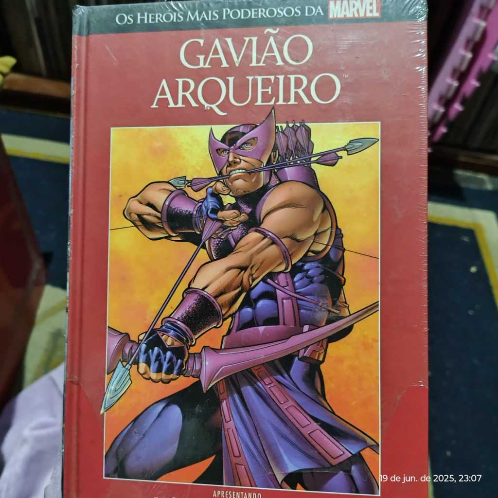 Coleção Marvel capa vermelha nr 9, Gavião Arqueiro, novo, capa dura lacrado.