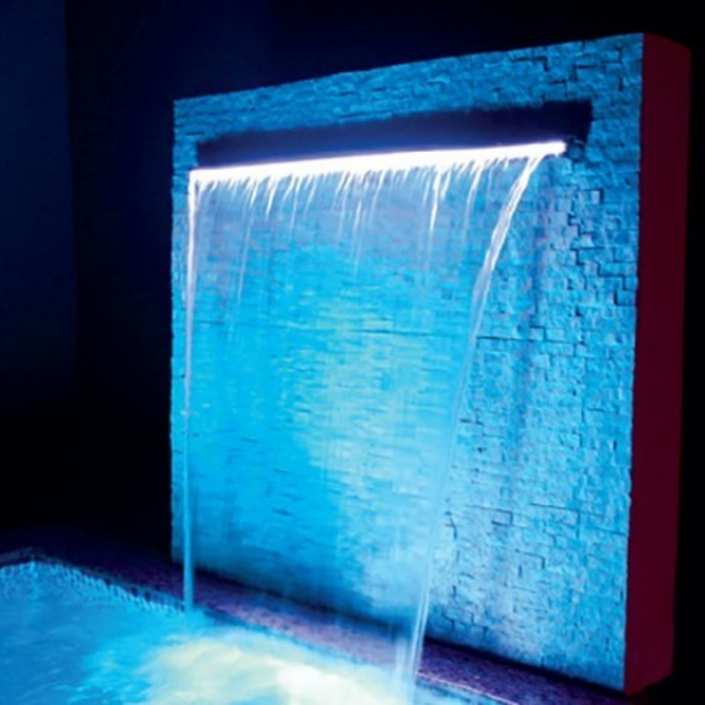 Cascata para Piscina Embutir parede largura 120cm Aço Inox com luzes de Led completa Engate Rápido.