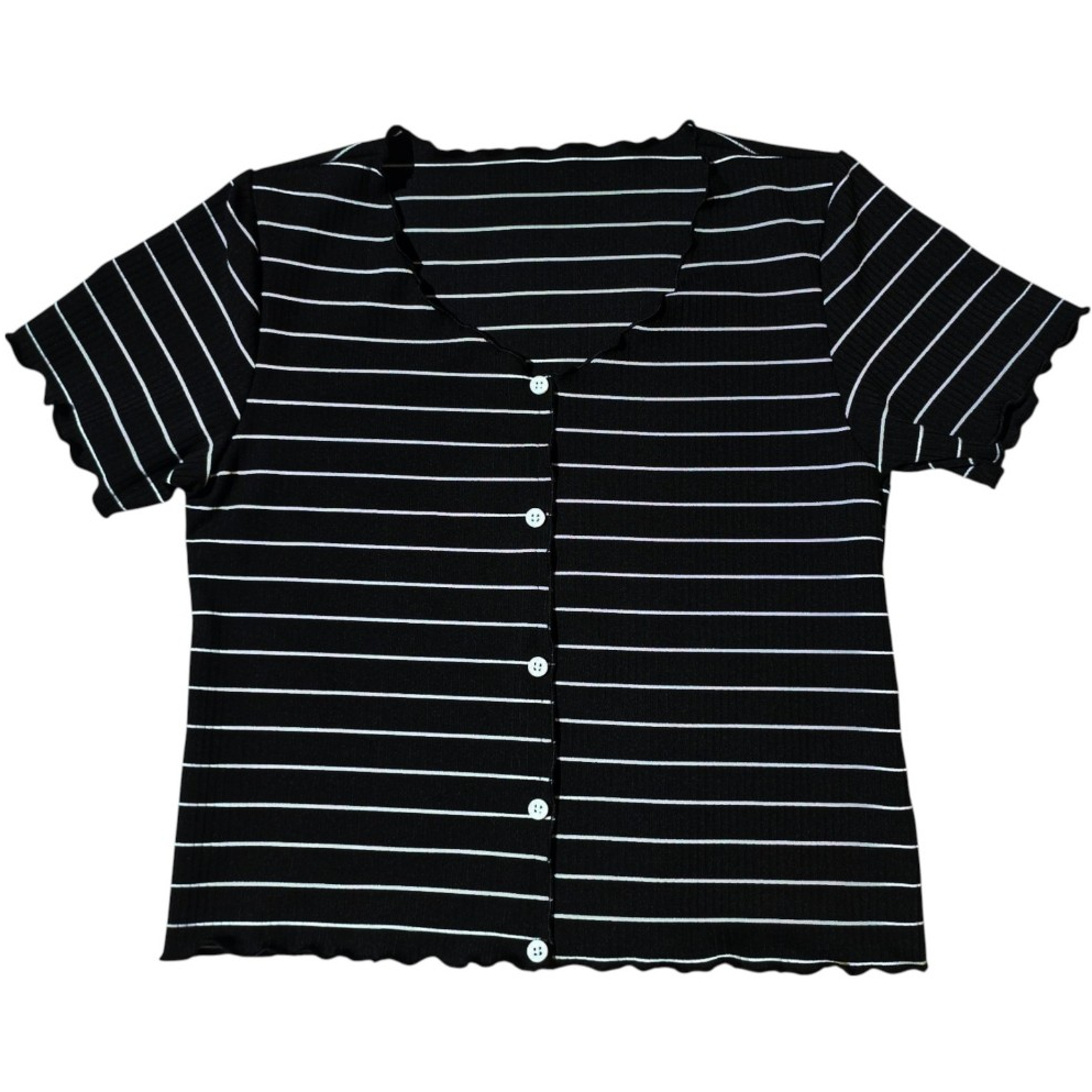 Blusa croppeds canelado listrado premium manga curta com frufru y 5 botões