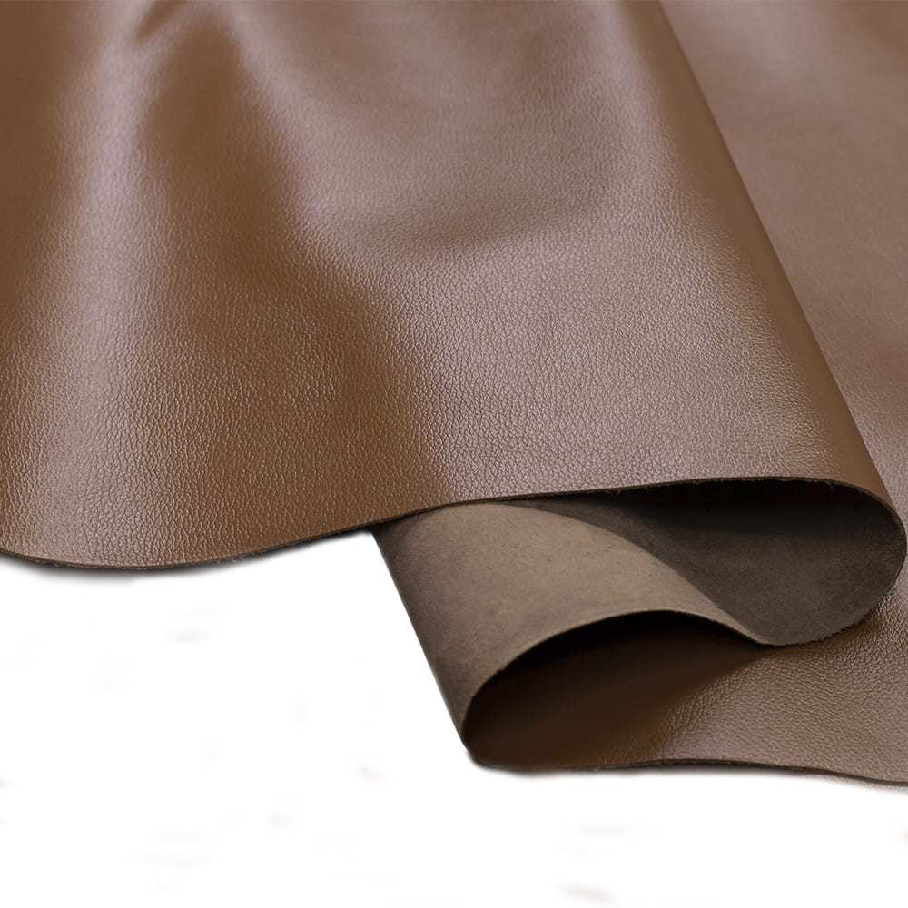 Painel de Couro Genuíno Tipo Fly 25x50cm – Placa Natural e Macia - Retalho 10/12 linhas - Cor: Caramelo