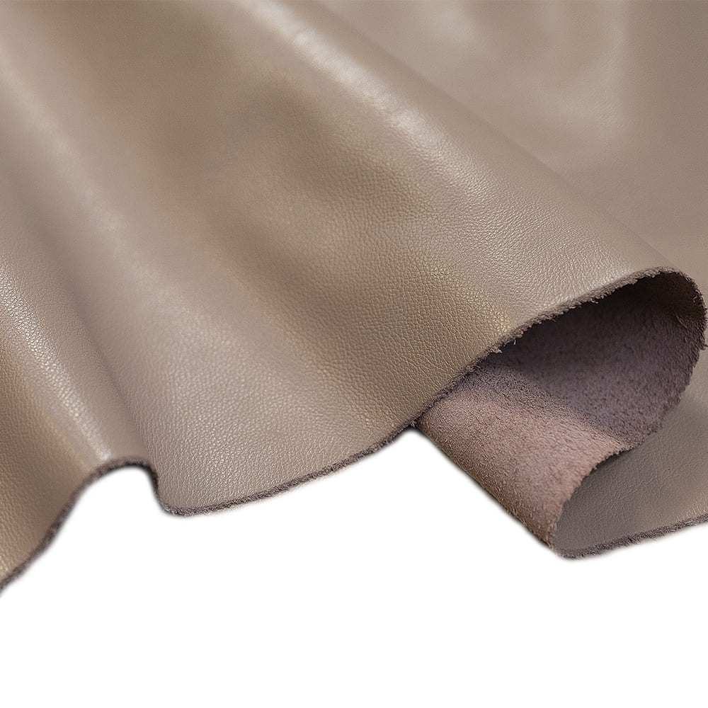 Painel de Couro Legítimo Tipo Fly 25x50cm – Placa Natural e Macia - Retalho 10/12 linhas - Cor: Nude