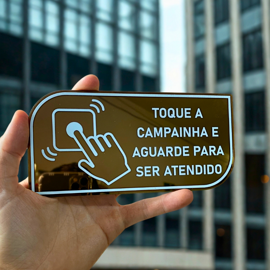 PLACA TOQUE A COMPANHIA EM ACRILICO ESPELHADO COM FITA DUPLA FACE