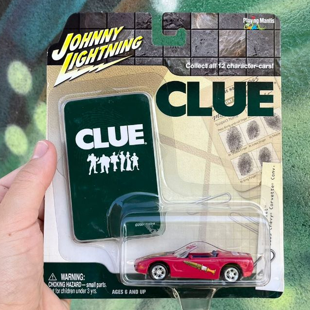 Carrinho Johnny Lightning Miniatura Chevy Corvette Conversível Johnny Lightning Clue Miss Scarlet 2003