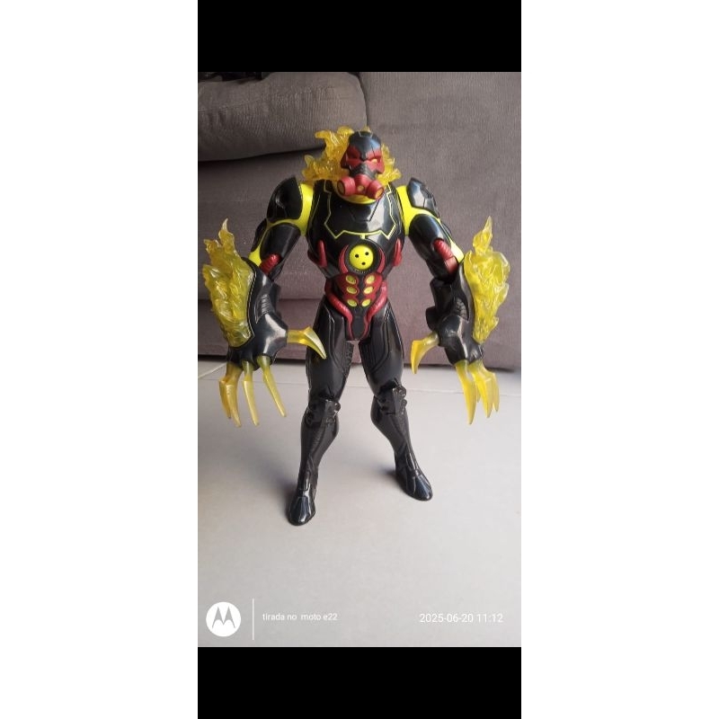 Boneco elementor toxzon explosão química max steel
