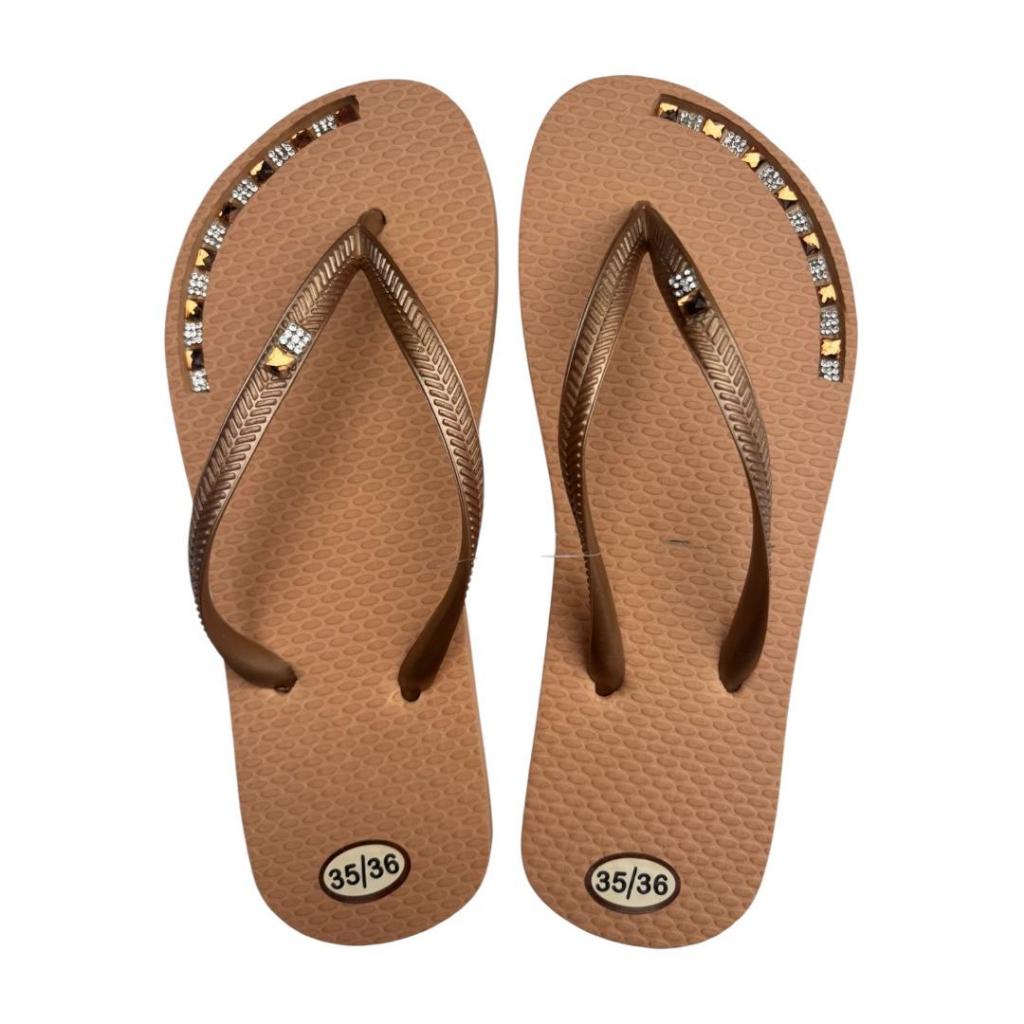 chinelo de dedo personalizado com pedrarias ideal para o dia a dia e o casual durabilidade e conforto garantido