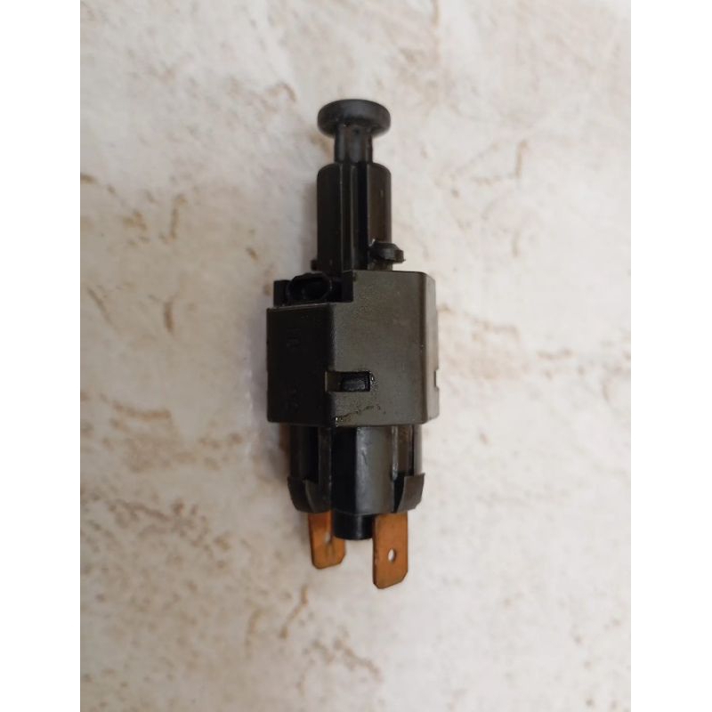 Interruptor Pedal Freio Gm Celta Corsa 07 90196375