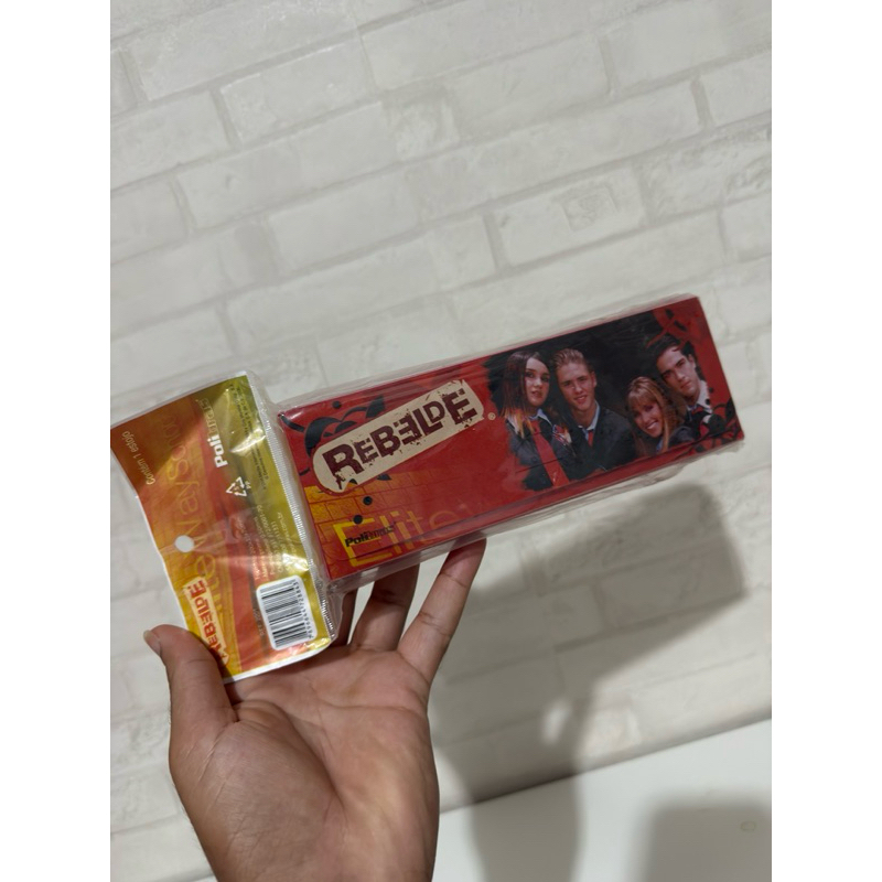 Estojo escolar Rebelde Retrô em Oferta na Shopee