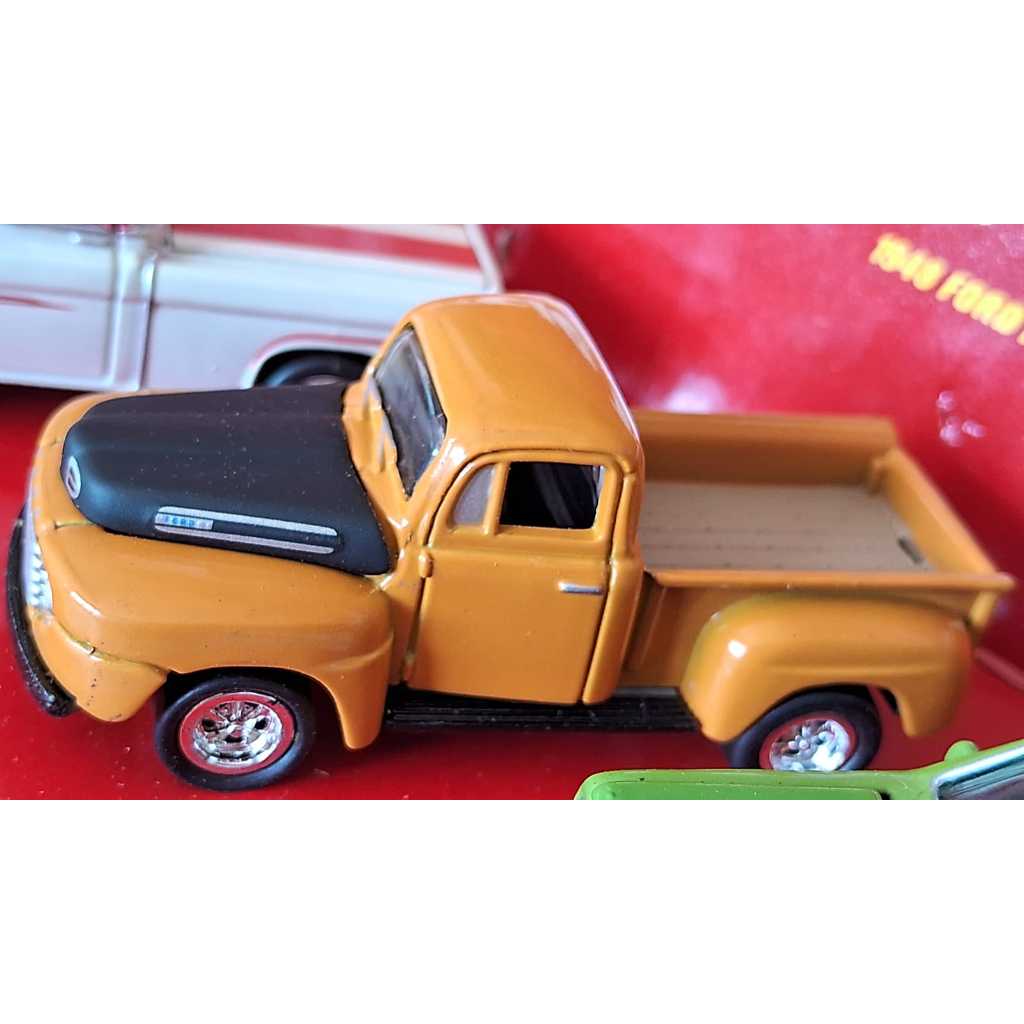 Johnny Lightning pickup 1948 Ford F1 loose exclusiva 4-Car Box Set Muscle Trucks