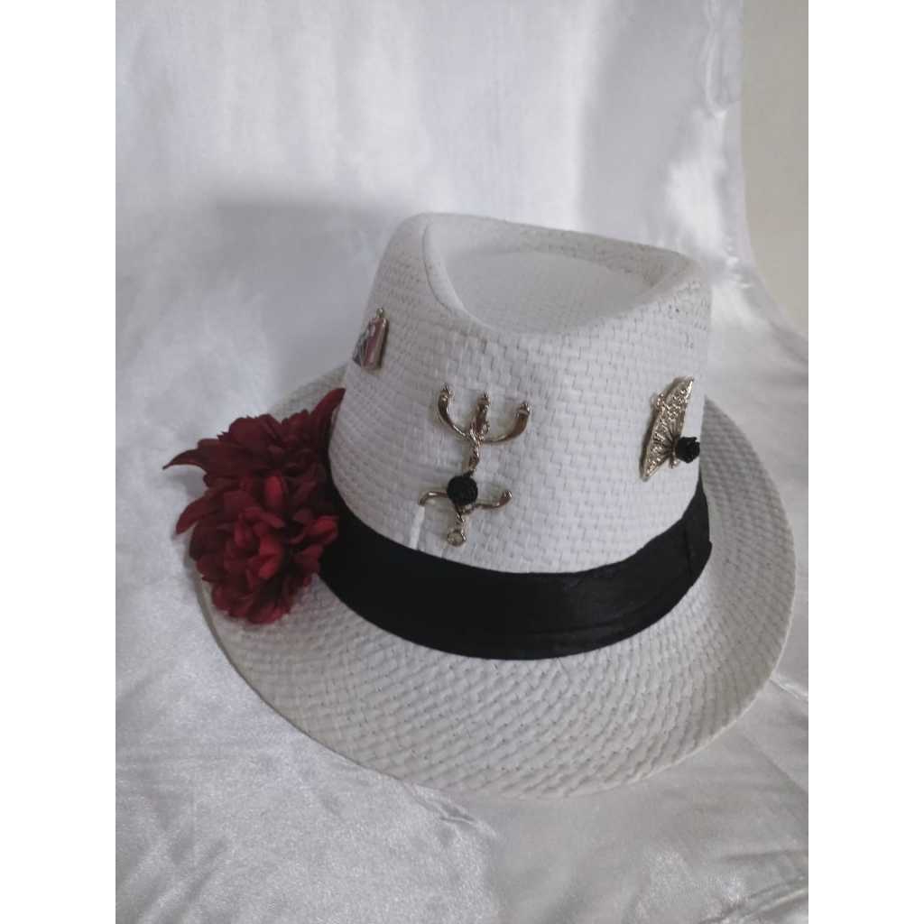 Chapeu Chapéu de Pomba Gira Luxo  com Flor, Leque ,Baralho e Tridente  em palha Linha Premium