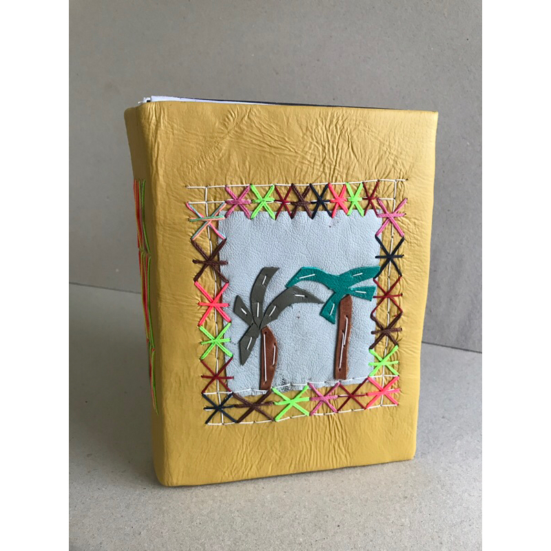 Caderno Diário Artesanal Alagoana Bordado Filé - Capa Couro Bordado - Tamanho A5 - cód. CAD214
