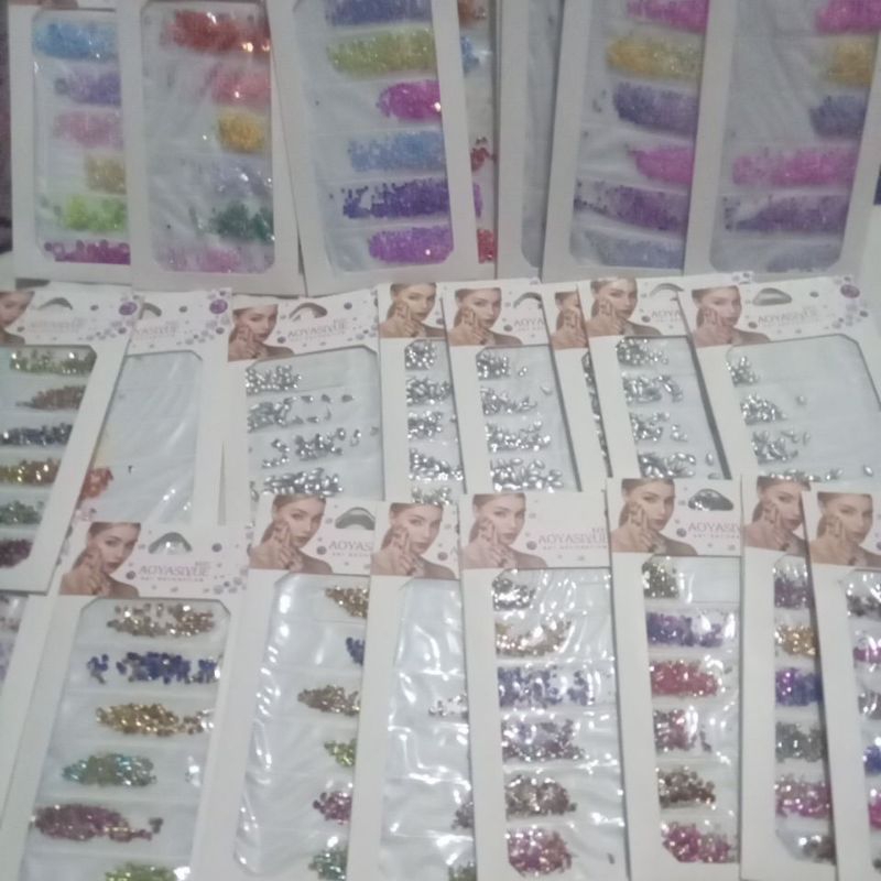 kit pacotes de strass ou pedrinhas pra decoração de unha,rosto ou artesanato em resinas