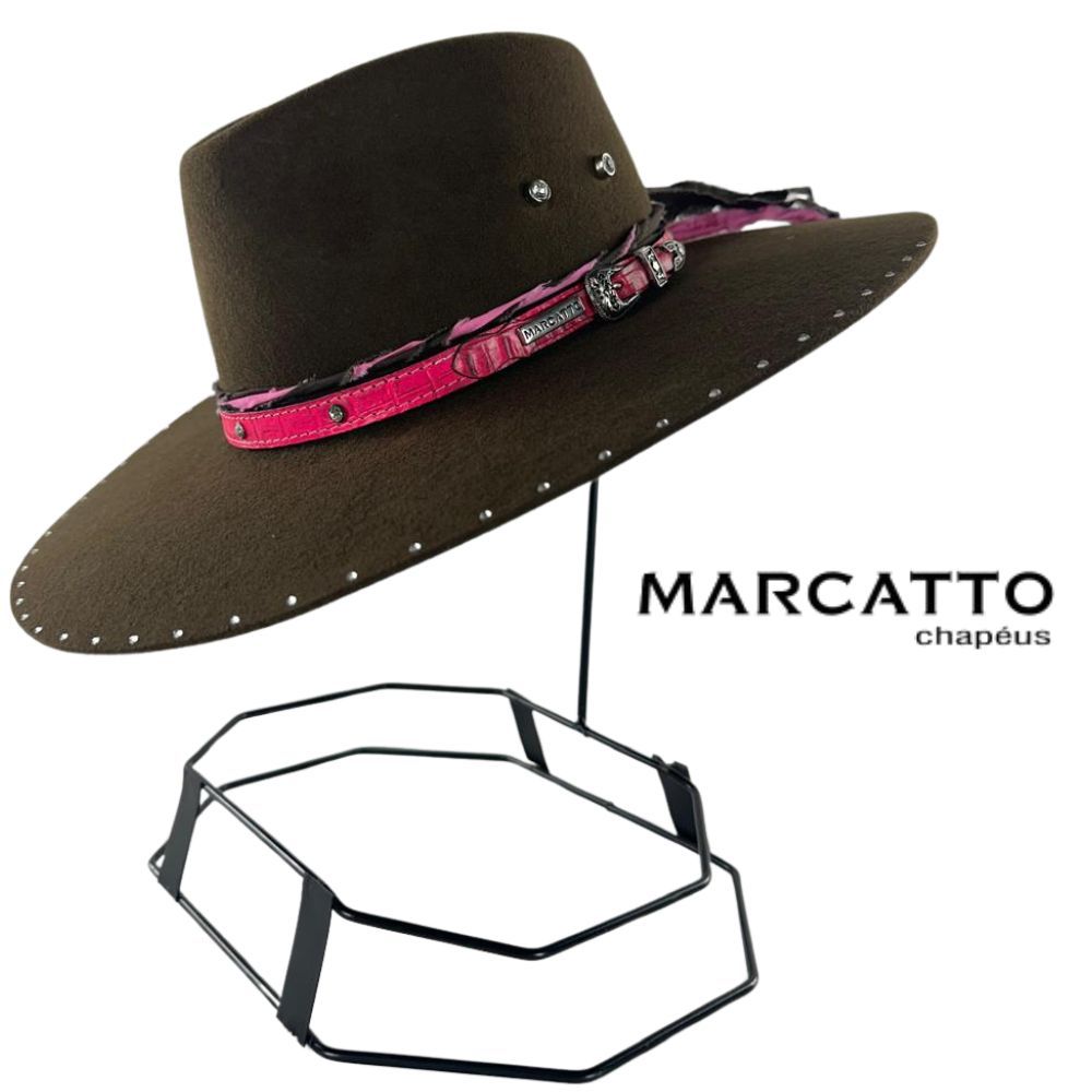 Chapéu Country De Feltro Marcatto Marrom Com Pink Bandinha Rosa Em Couro Com Strass Carneira Em Tecido Ref: 14714