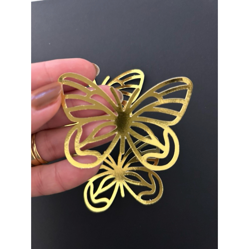 Envio Imediato - Borboleta Decorativa Vazada em Lamicote Dourado