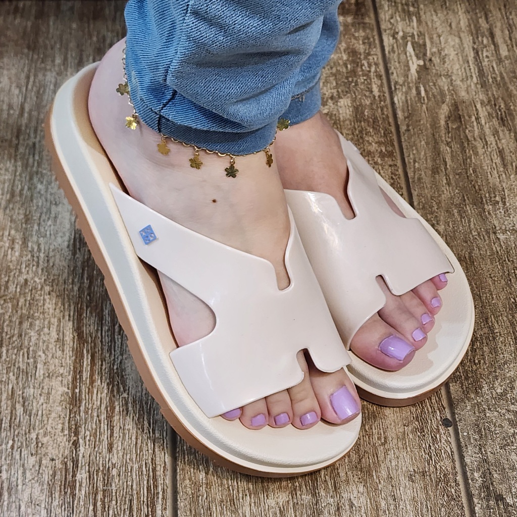 19150 Sandália Papete Feminino Zaxy Daily Slide Terroso Claro Glitter (Nude) e Off White