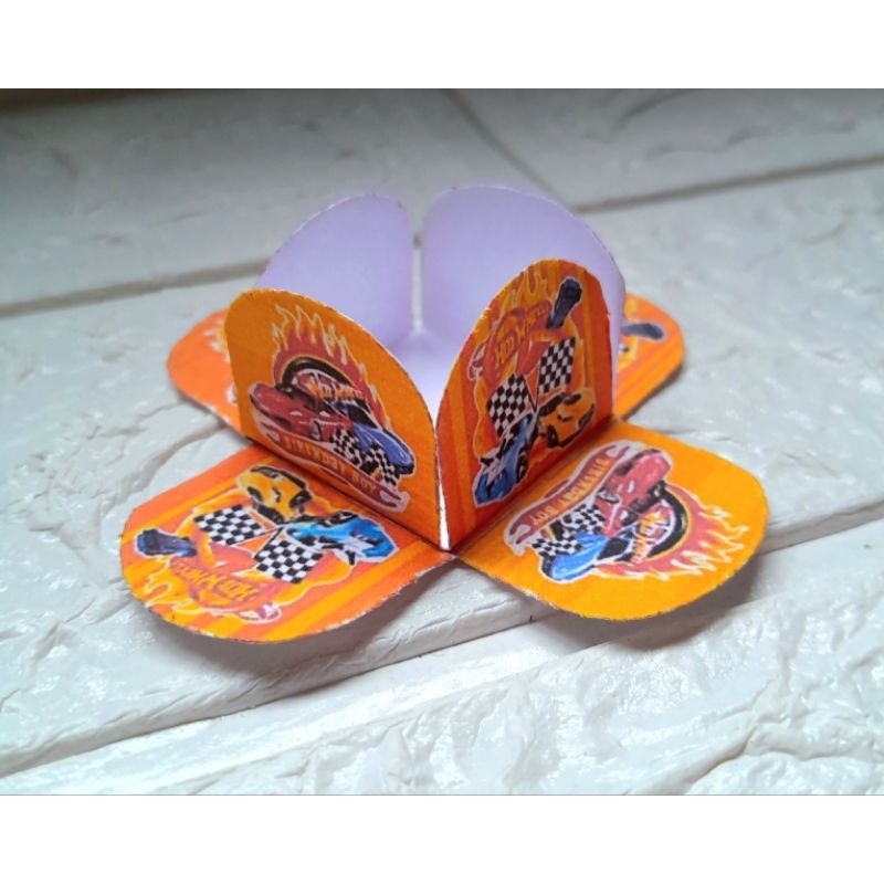 50 Forminhas Personalizadas de Doce Brigadeiro 4 Pétalas Festa,Aniversário Temático do Hot Wheels