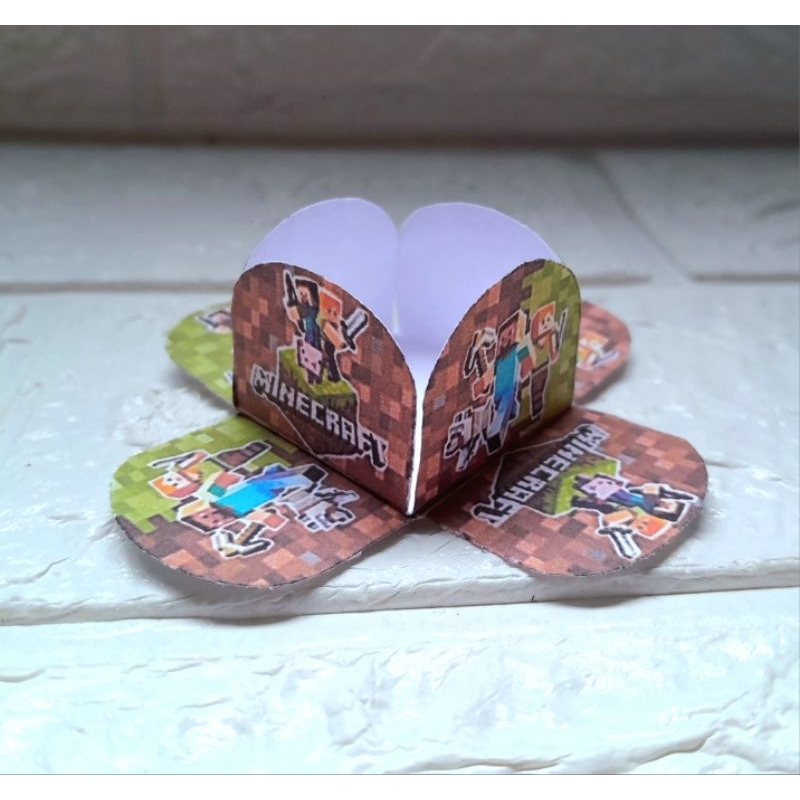 50 Forminhas Personalizadas de Doce Brigadeiro 4 Pétalas Festa,Aniversário Temático do Manicreft