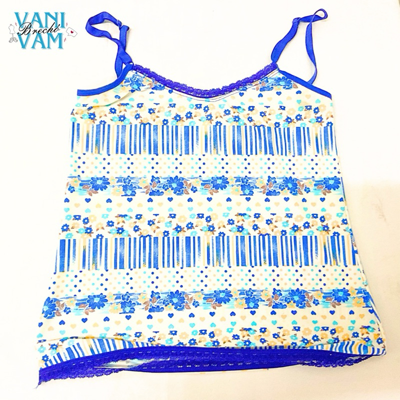 blusa regata azul e branca com estampa floral