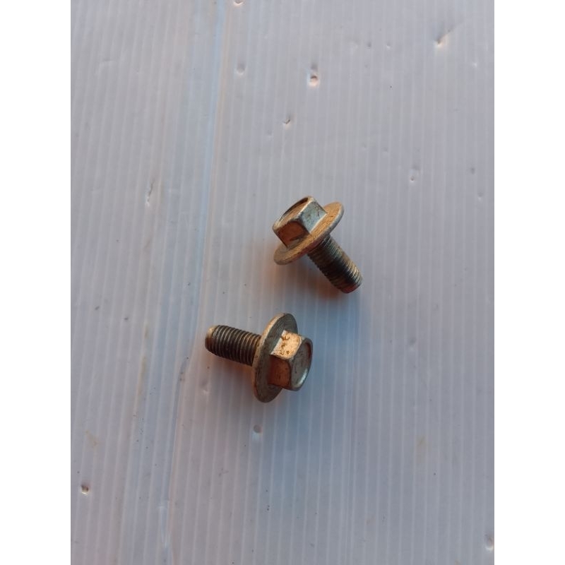 PARAFUSOS DO MOTOR DA LAVADORA ELETROLUX LT12F USADOS