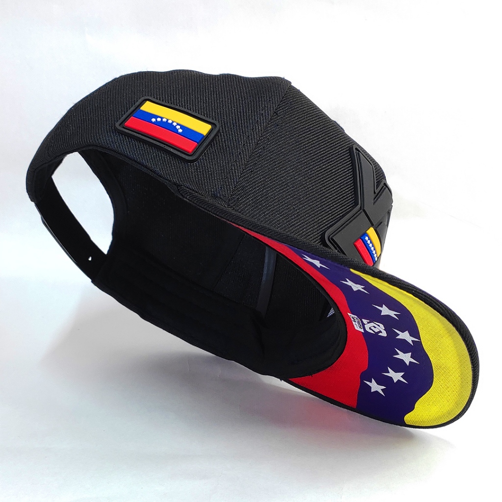 Boné VZLA Béisbol - PRETO - Estampado em Gomas com Logotipo e Emblema da Bandeira Venezuelana