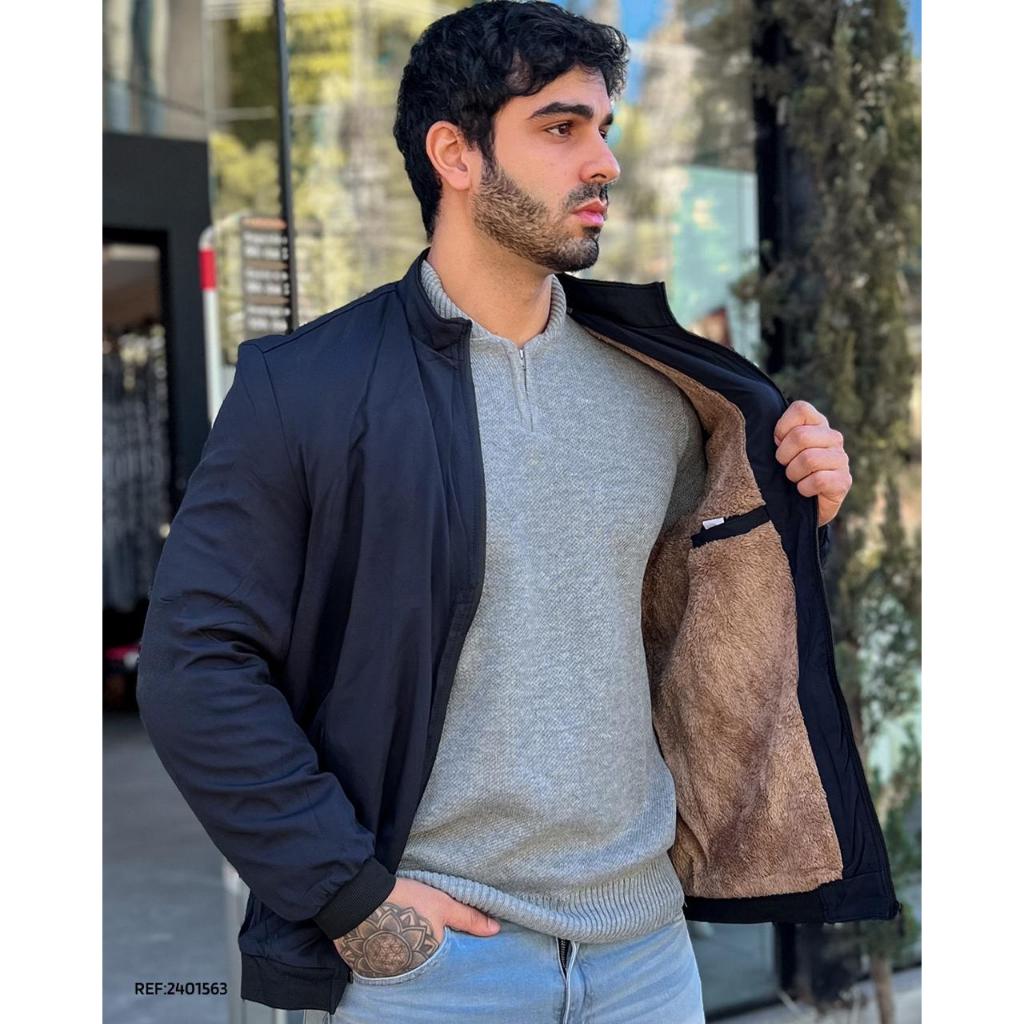 Conforto e Estilo: Jaqueta com Interior Felpudo e Design Estampado