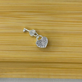 Berloque separador coração cravejado de  brilhos com pingente de chave - banhado a prata, com garantia em Oferta na Shopee