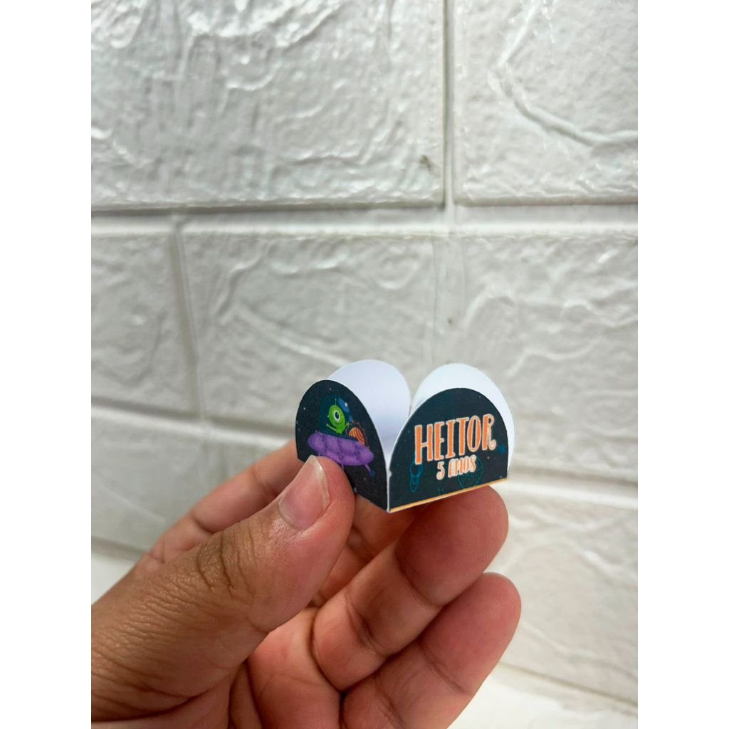 36 a 84 Forminha de doce brigadeiro Personalizada ASTRONAUTA - 4 pétalas - Festa de aniversário