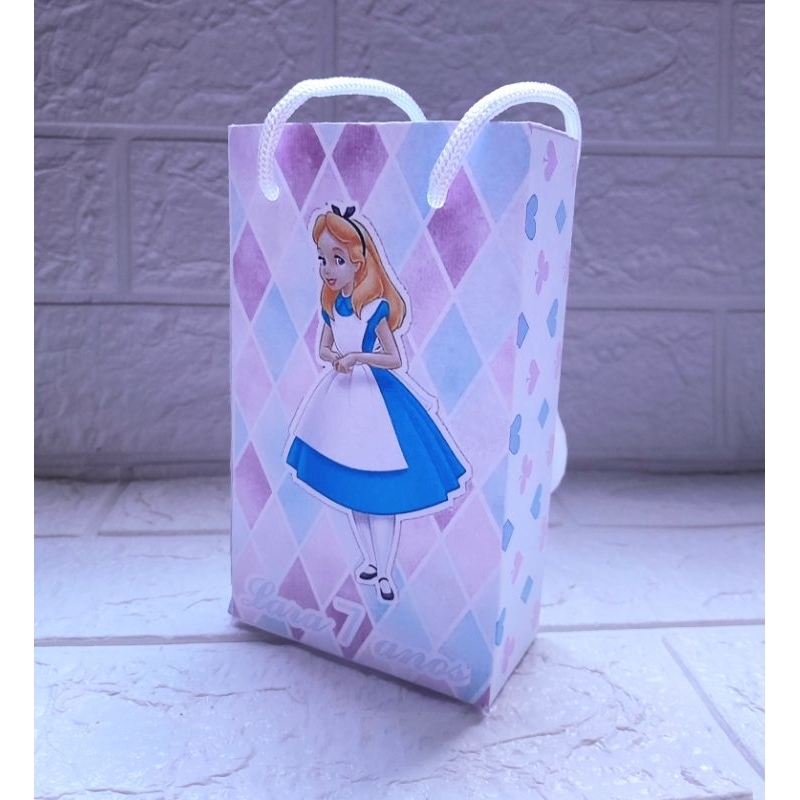 Sacolinha Surpresa Personalizada Lembrancinha Alice dos País da Maravilhas PEGUE E MONTE