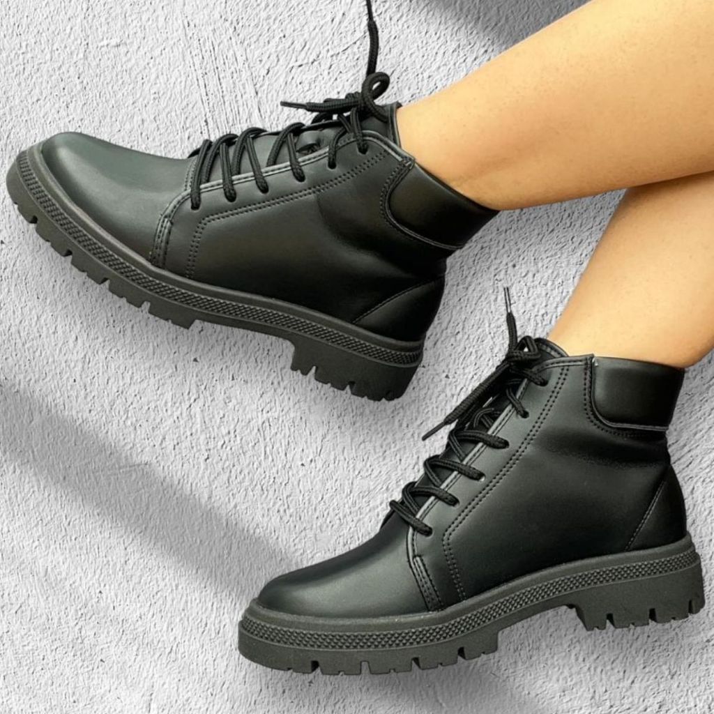 Bota Feminina Coturno Tratorado Cano Curto Salto Baixo Moleca Original