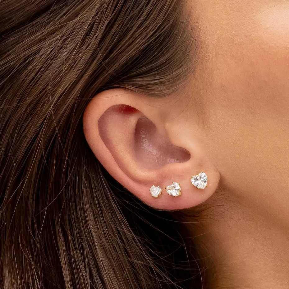 [ SEMI JOIA ] Kit Trio Brincos Ponto de Luz Coração Zircônia Banho Ouro 18k Anti Alérgico Acessórios Femininos