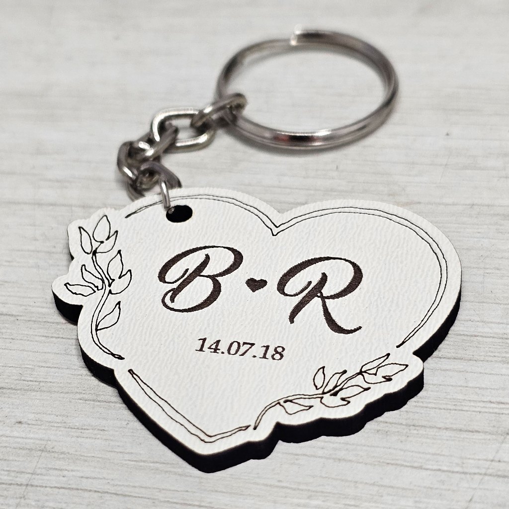 Kit 10 Chaveiro MDF Personalizado Lembrancinha Casamento Coração Iniciais Noivos
