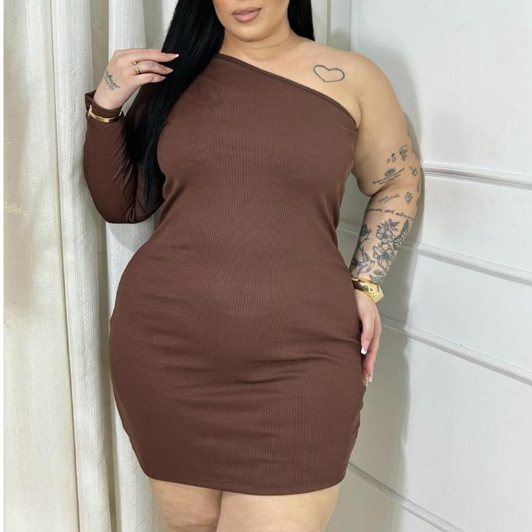 DRAPA PLUS - VESTIDO UMA MANGA PLUS SIZE