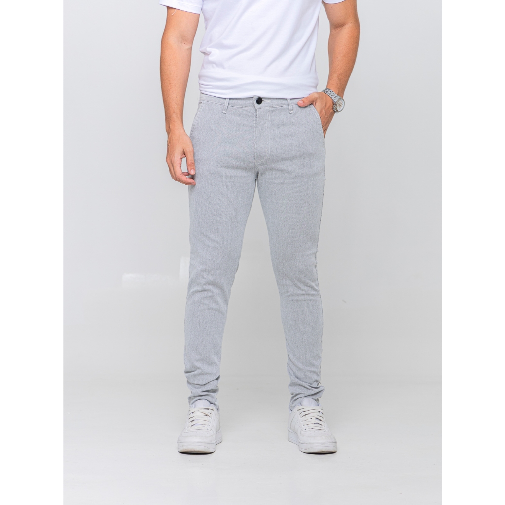 Calça Skinny Alfaiataria Esporte Fino Masculina Sarja Cinza Claro Maquinetada Bolso Embutido/Faca
