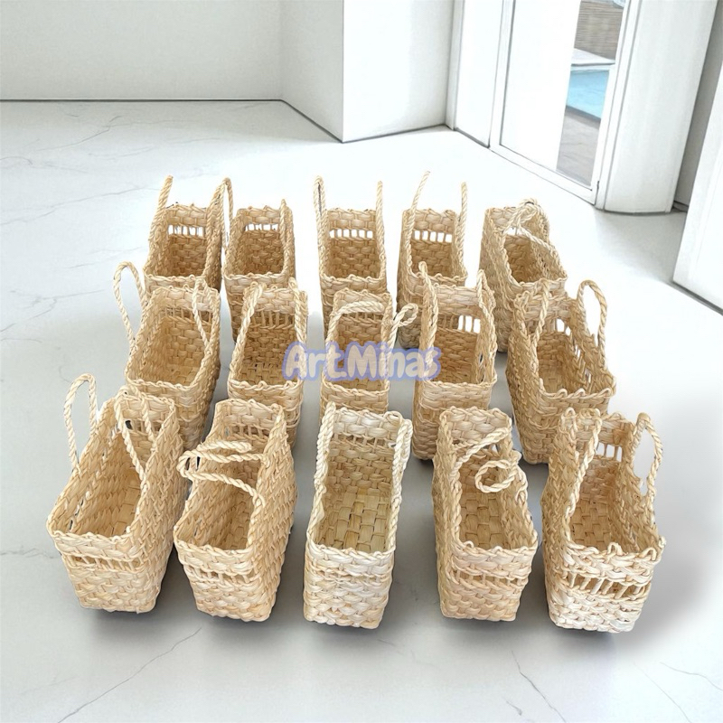 15 Bolsinhas infantil Palha Modelo Feira Praia Decoração (18x9x14)