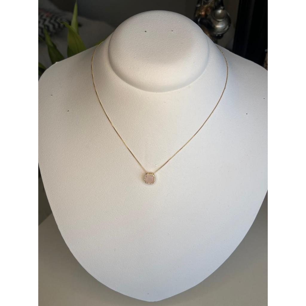 Corrente Feminina com pingente quadrado cravejado em zircônia com pedra natural rosa - semijoia ouro 18k