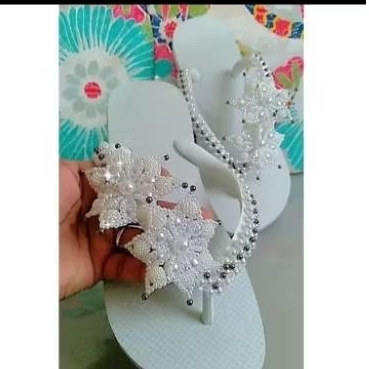 Chinelos personalizados Flor no pé