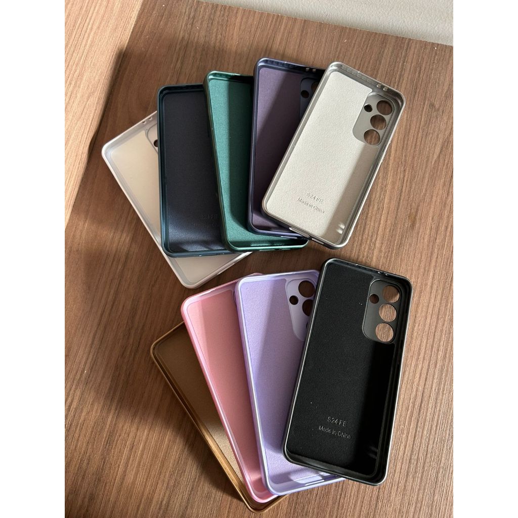 Capa Capinha Case Samsung S24 FE Luxo | Forro de Veludo + Proteção de Câmera | Toque Premium — imagem 2 de 2