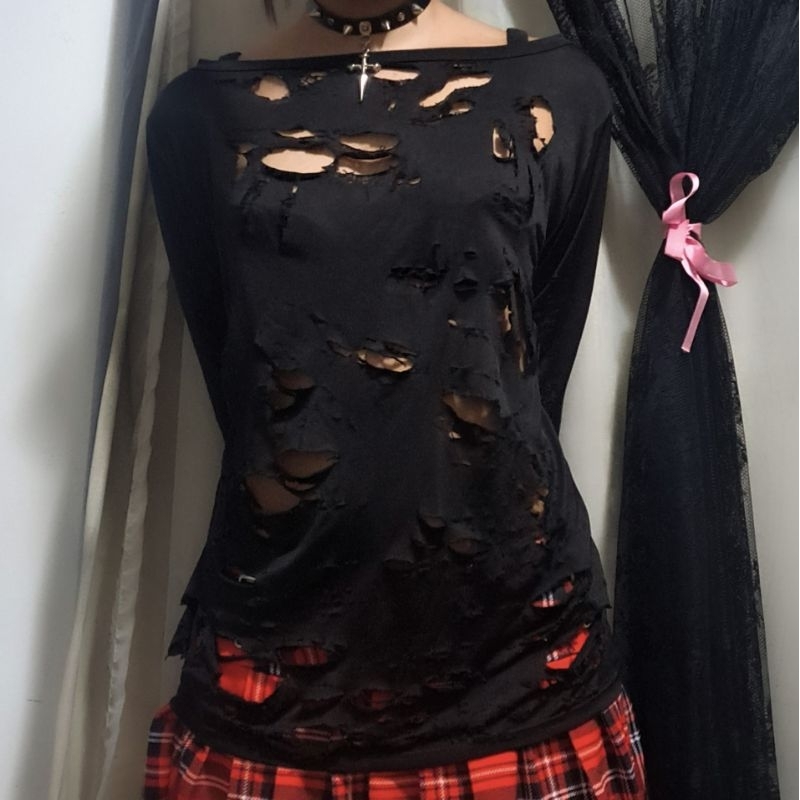 Blusa manga longa preta rasgada distressed destroyed grunge