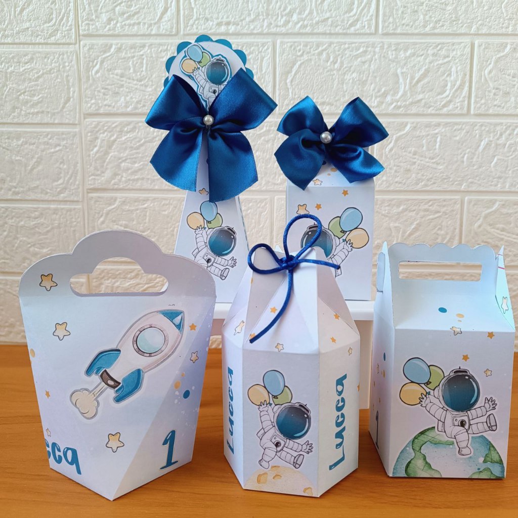Kit Personalizados Astronauta Menino Aquarela (Pegue e monte) Lembrancinhas Caixinhas Festa Aniversário