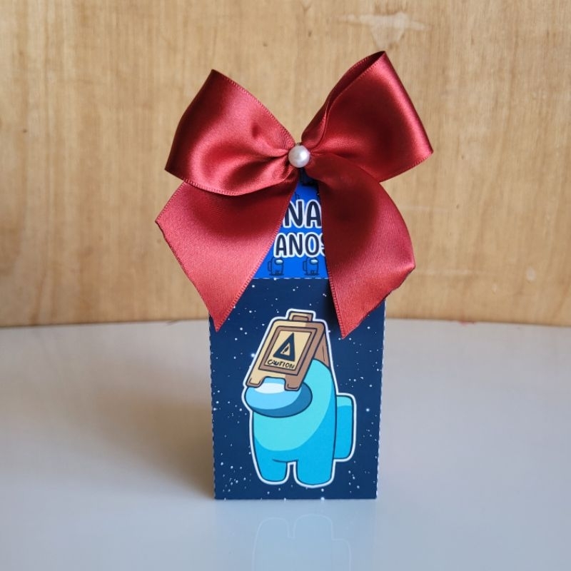 Caixa Milki personalizada para lembrancinha de mesa de aniversário infantil com tema do Among US
