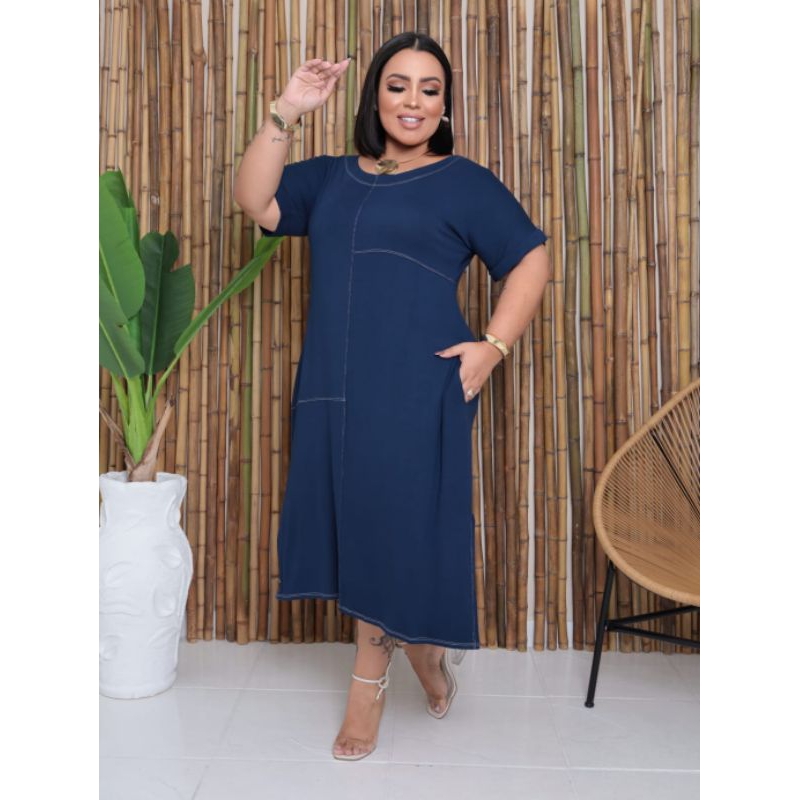 Vestido plus size mide ,modelo lisso pespontada com fendas laterais e com bolso,tamanho unico veste do 46 ao 52