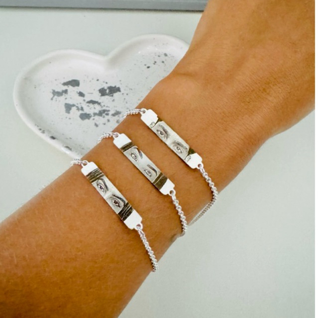 Pulseira olhar feminina foto gravação ultra realista gravação a  laser banhado à prata925 ou ouro18k - ENVIO EXPRESSO em Oferta na Shopee