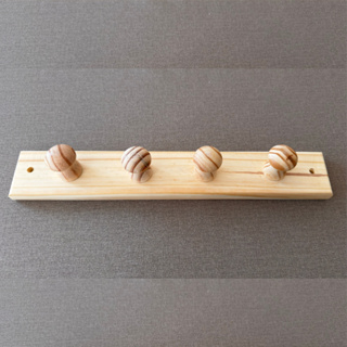 Cabideiro Gancho de Parede em Madeira Pendurador de Roupas Bolsas Mochilas Madeira 4 ou 6 Ganchos em Oferta na Shopee