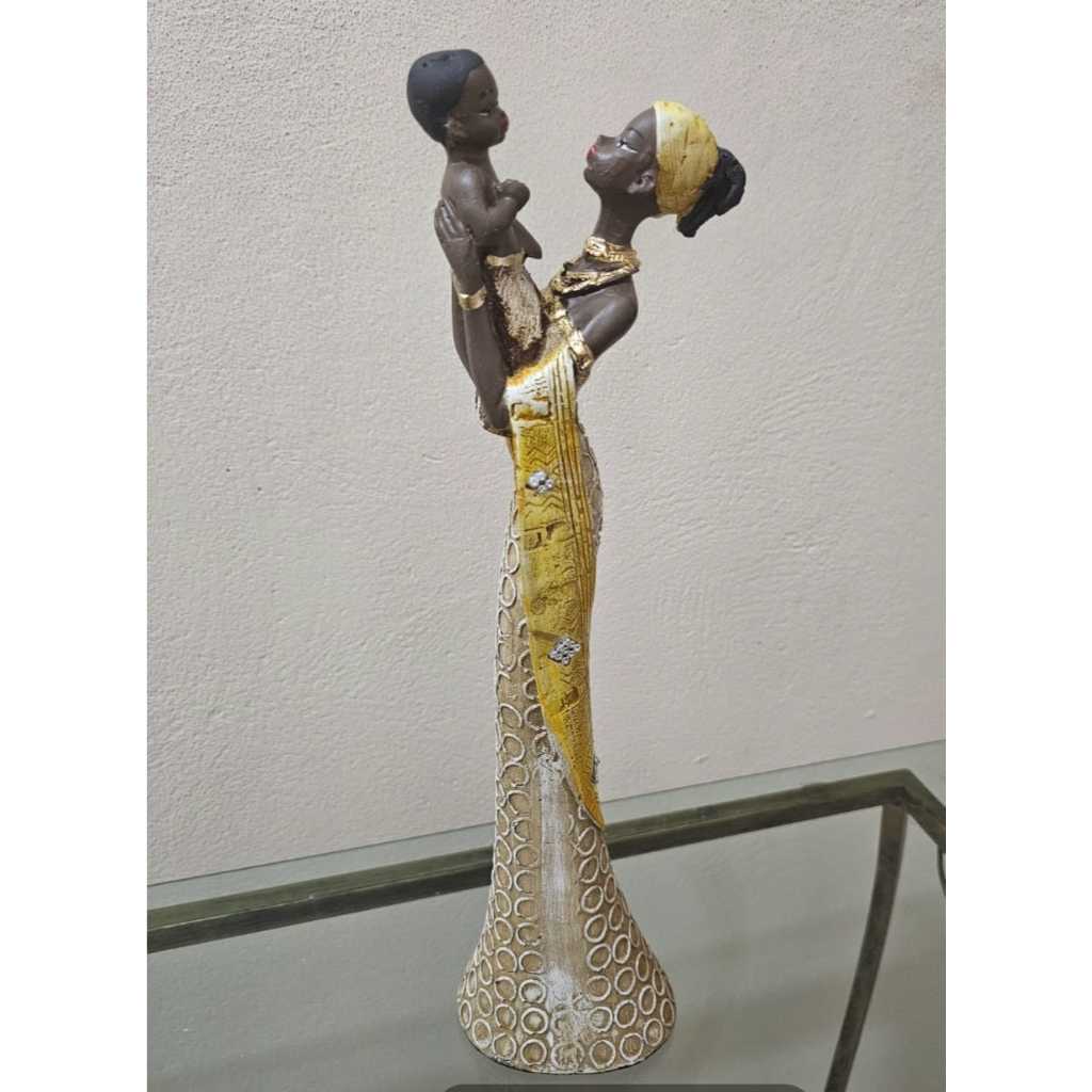 Escultura Mãe Africana em Gesso em Oferta na Shopee