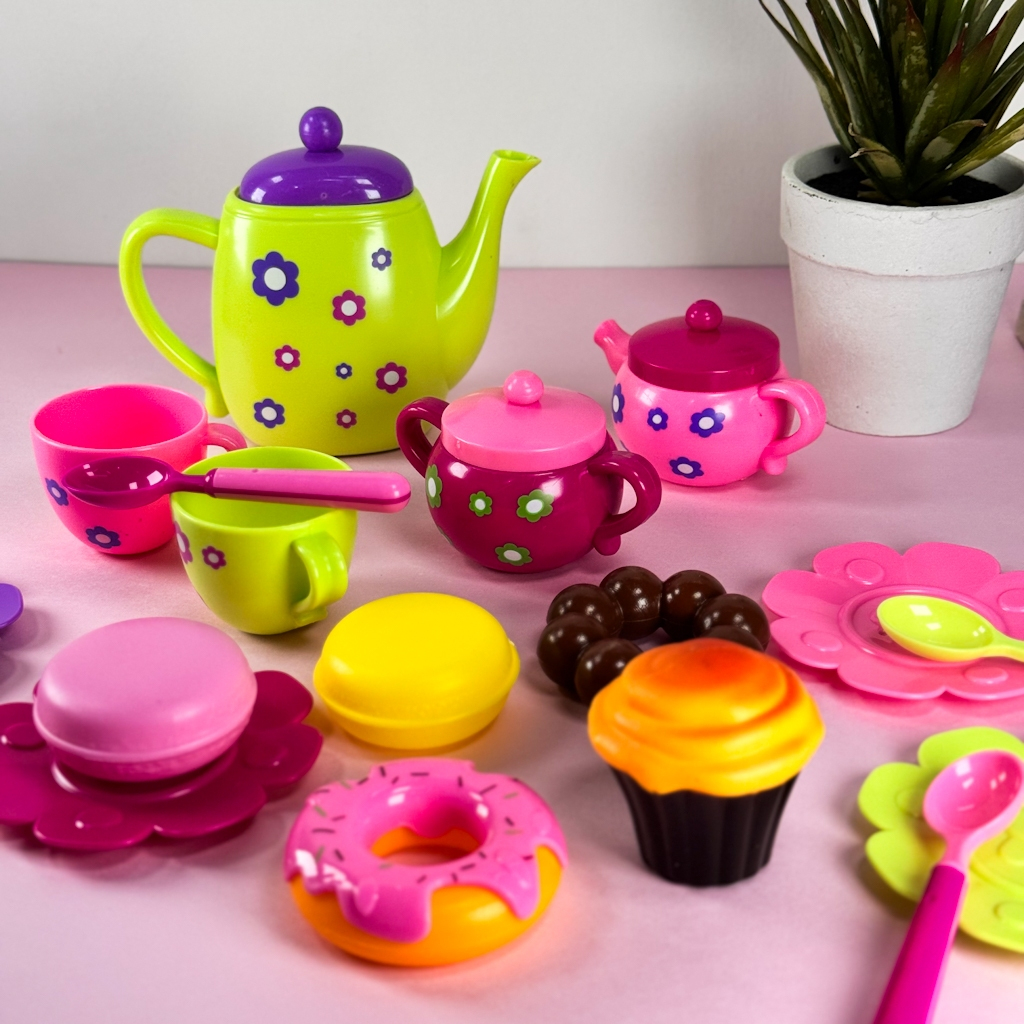 Kit Jogo de Chá Infantil Flor com Bule Xícaras Pratinhos Doces Brinquedo de Cozinha Brink+