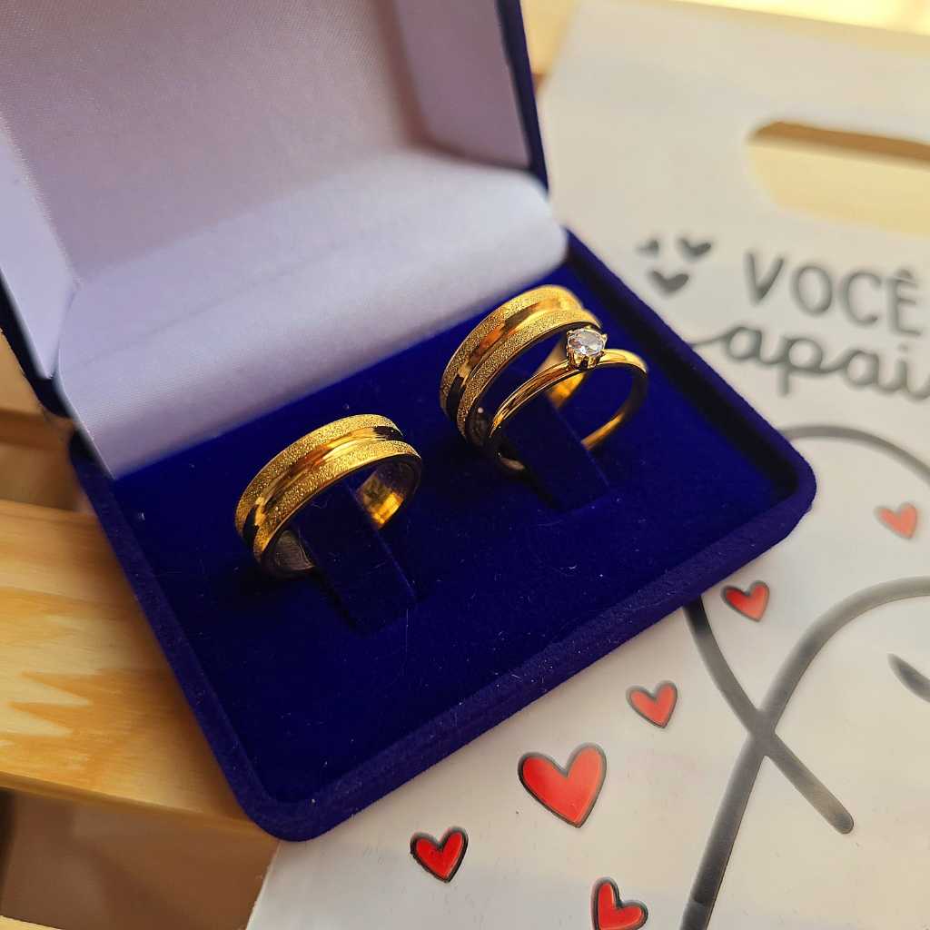Par de aliança anel  Diamantada noivado e casamento compromisso 4mm  banhado ouro 18k + Anel Solitário
