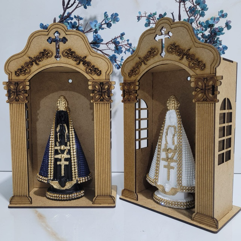 Capela Oratório em Madeira com Imagem de Nossa Senhora Aparecida – 15cm 🕊️ Fé
